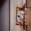 Ruwmantisch urbex verval vervallen urban decay exploration fotograaf photographer dutch nederlands professioneel portretten fotografie oude leegstaande gebouwen roest